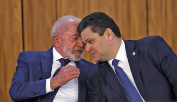 Lula lamenta adiamento da votação do fim da 6x1 no Senado