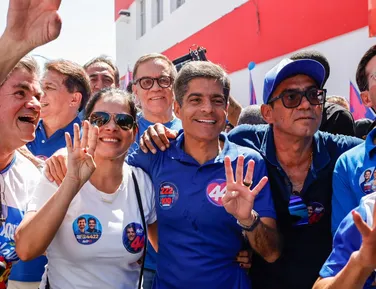 ACM Neto soma apoios políticos de ex-prefeitos no sudoeste baiano