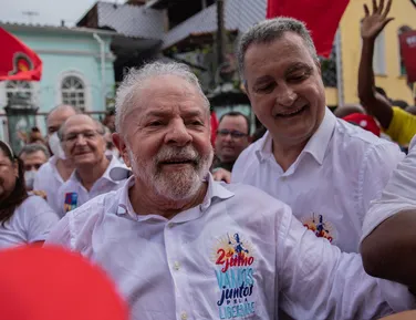 AtlasIntel/A TARDE: Rui e Lula são líderes com melhor imagem entre eleitores baianos