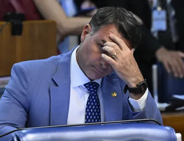 Lula pede investigação sobre criptomoedas distribuídas por apoio a Flávio Bolsonaro