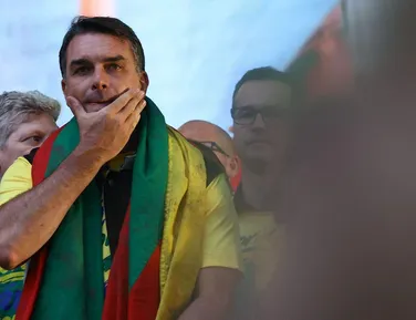 Flávio Bolsonaro assume viés golpista em carta e acena para tensão internacional
