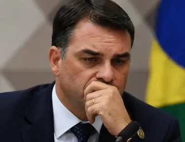 Mulheres convocam ato contra campanha de Flávio Bolsonaro neste sábado (26)