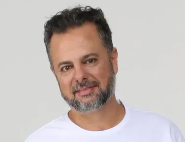 Presidenciável tem propaganda suspensa e fica impedido de obter doação