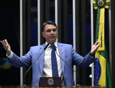 PT pede perda do mandato de Flávio Bolsonaro por quebra de decoro
