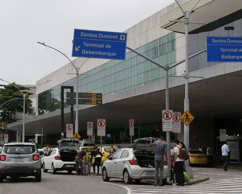 Aeroporto registra novos cancelamentos um dia após incidente com jatinho