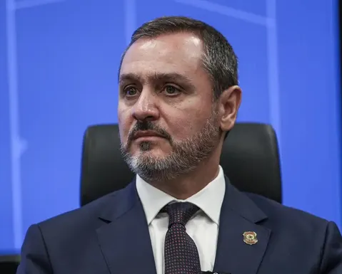 Andrei Rodrigues não limpa gavetas e espera voltar ao comando da PF - Imagem