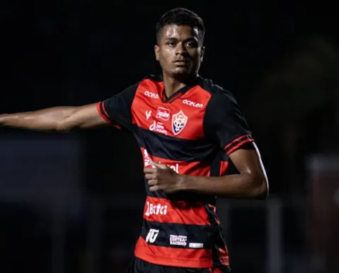 Atacante revelado pelo Vitória entra na mira de clube gigante da Itália - Imagem