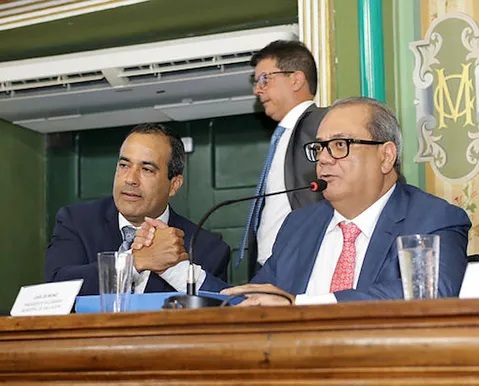 Bruno Reis se posiciona contra nova candidatura de Carlos Muniz