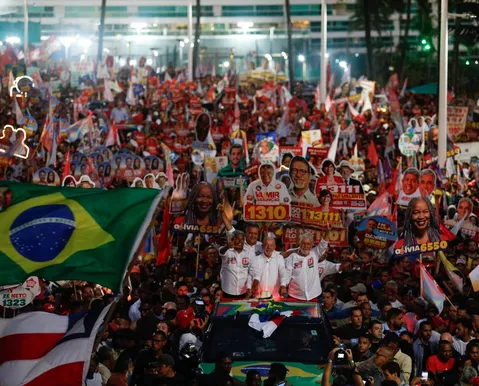 Caminhada em Salvador se torna maior ato de campanha de Lula em 2026 - Imagem