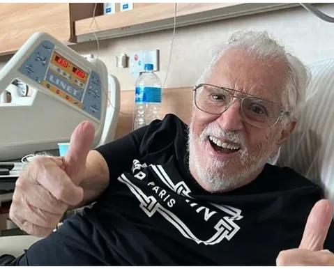Carlos Alberto de Nóbrega, é internado, aos 90 anos, em São Paulo