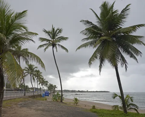 Chuva e frio vão dar trégua em Salvador? Confira a previsão do tempo