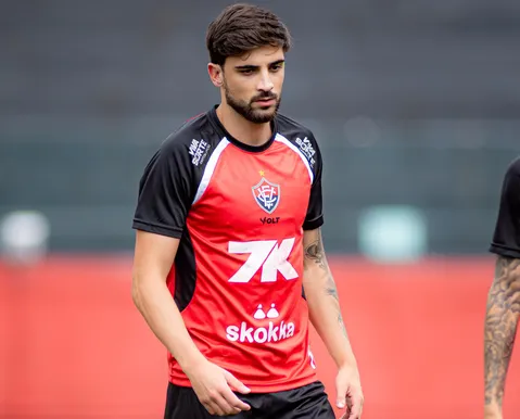Com 20 minutos jogados em mais de 400 dias, volante segue indisponível
