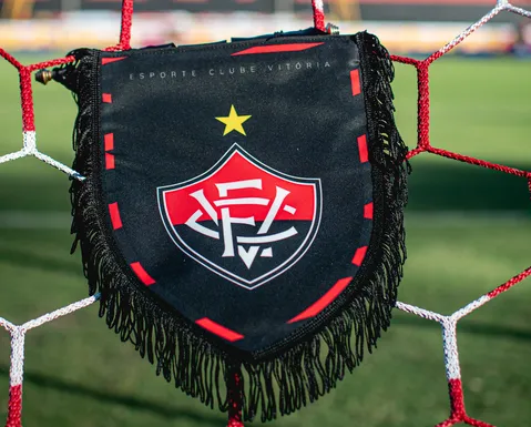 Destaque do Vitória é relacionado para um jogo após mais de 80 dias