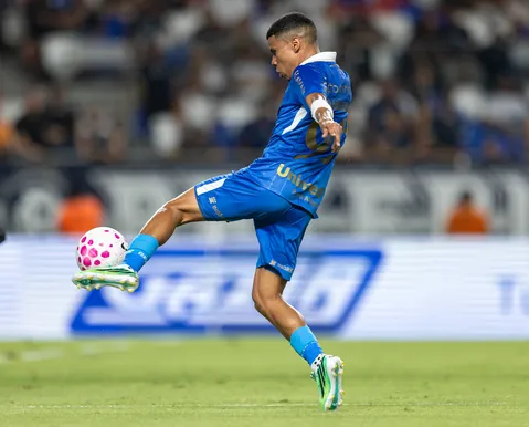 Em débito com o Vitória, clube da Série A sofre transfer ban da FIFA