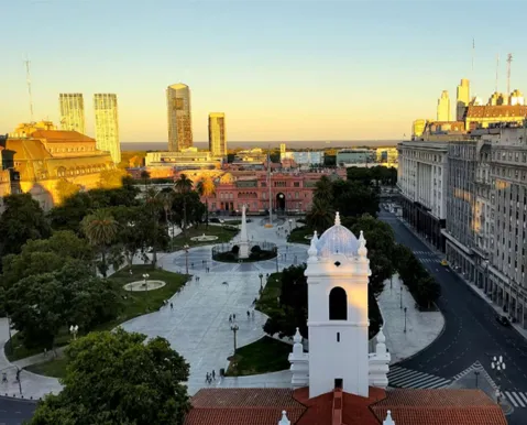 Em meio a crise, comerciantes da Argentina adotam Pix para pagamentos