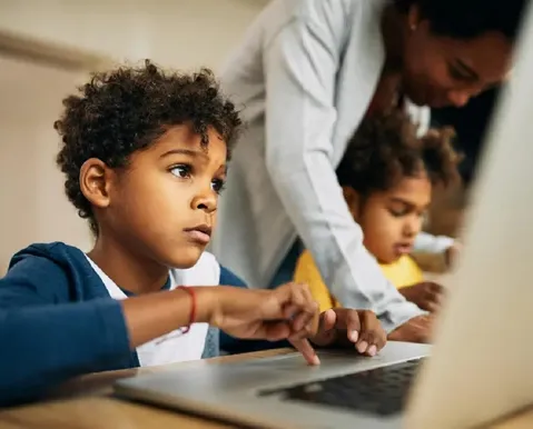 Estudantes de Salvador podem ser proibidos de usar IA em atividades