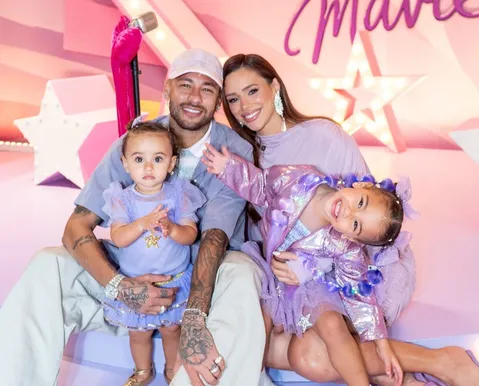 Neymar se declara para filha Mavie e surpreende com fotos raras em aniversário de 3 anos