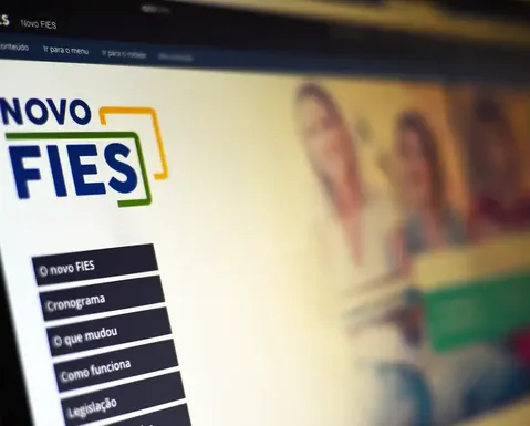 Estágio na Bahia paga até R$ 2,8 mil e oferece benefícios; veja como se inscrever - Imagem