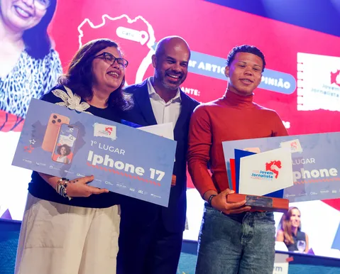 Filho de pais surdos vence Concurso Jovem Jornalista com artigo inspirador