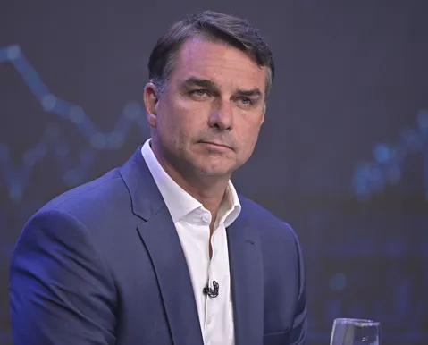 IA no serviço público: entenda os riscos da proposta de Flávio