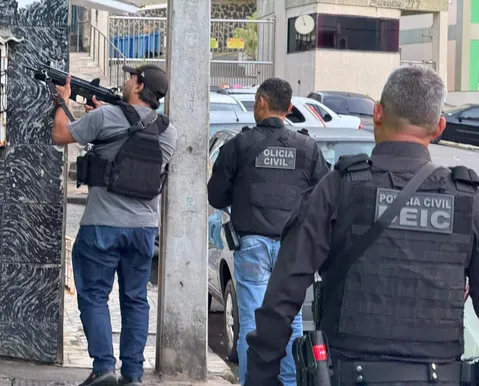 Grupo suspeito de extorquir turistas no Farol da Barra é alvo de operação
