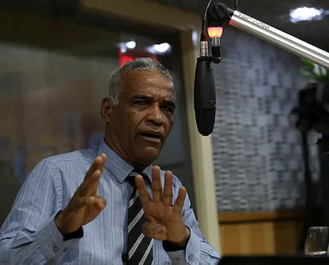 Isidório relembra tortura após ser preso por greve da PM em 2001