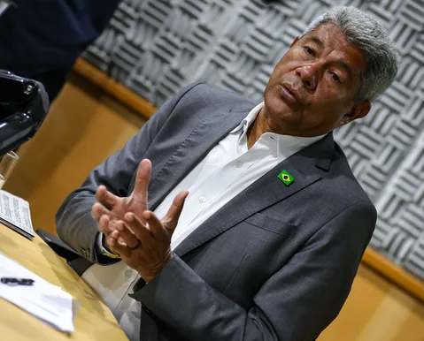 Jerônimo chama redução de ônibus em Salvador no 2° turno de “atentado”
