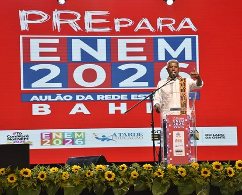 Jerônimo destaca papel da rede estadual na preparação para o Enem