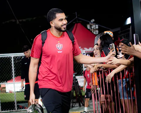 Lucas Arcanjo faz novo milagre e comenta possível chance na Seleção