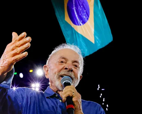 "Homem não gosta de toque", brada Lula sobre saúde masculina