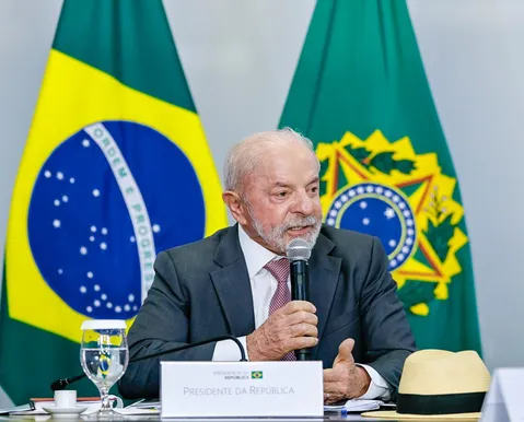 Lula diz que “está nas costas” de Fachin dar tranquilidade à população