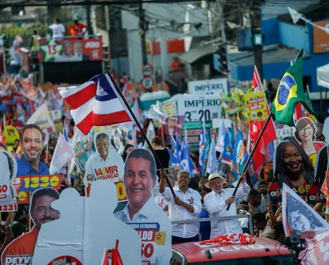 Lula ocupa ruas da Liberdade e adota estratégia contra voto 'Lula-Neto'