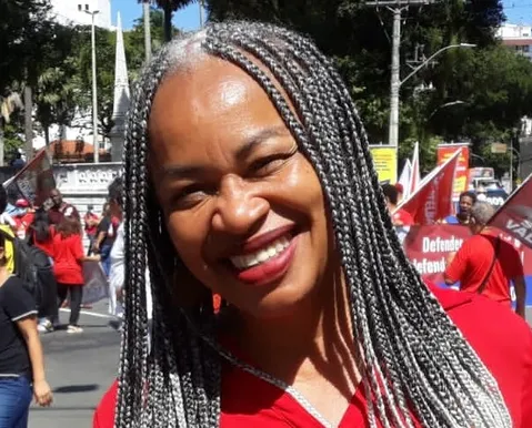 Olívia Santana acusa oposição de ocultar bolsonarismo: "Tentam esconder"