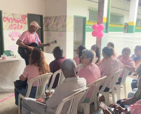 Outubro Rosa mobiliza estudantes em escola de Simões Filho - Imagem