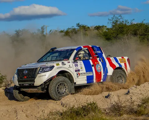 Piloto do Bahia busca título em campeonato de rally; veja carro usado
