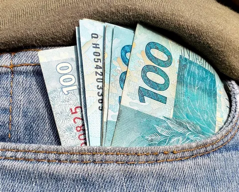Prefeito de Salvador anuncia antecipação de salários dos servidores para feriadão