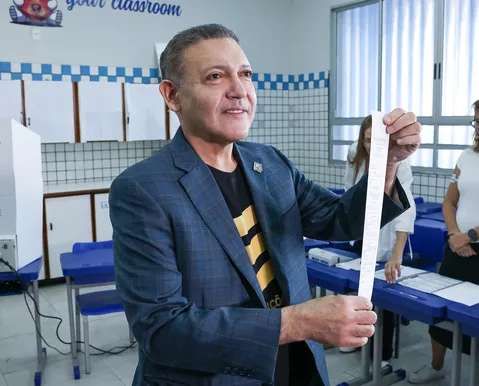 Eleições: presidente do TSE é um dos primeiros a votar em Brasília