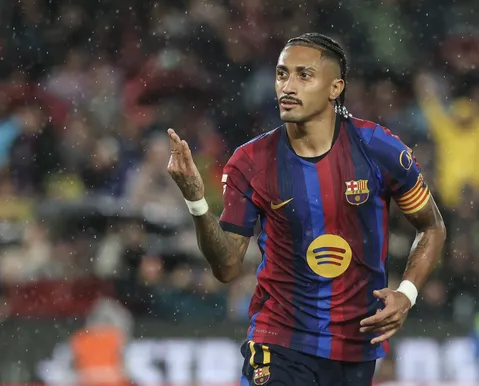 Raphinha enfrenta o Real? Técnico do Barcelona atualiza lesão do craque