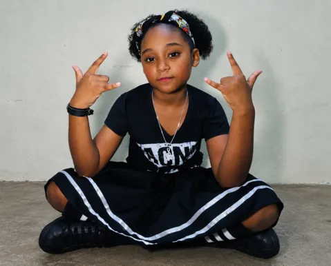 Rock, baby! Crianças roqueiras mostram que gênero não é só para adultos - Imagem