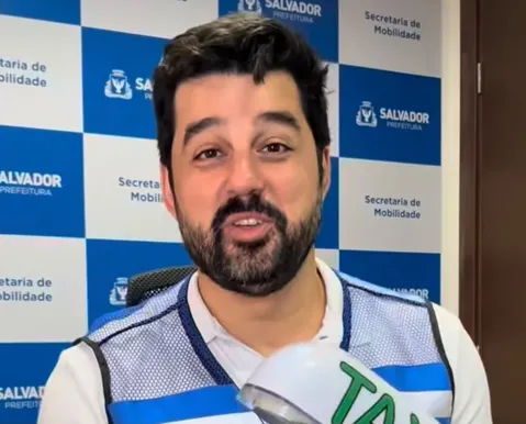 Secretário de Salvador culpa adesivos partidários por atraso de ônibus no 2º turno