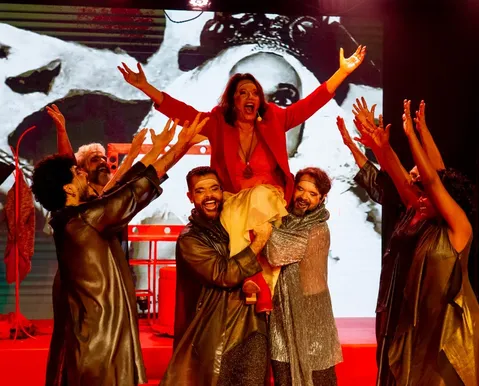 Teatro Vila Velha reabre com musical sobre ícone da cultura baiana