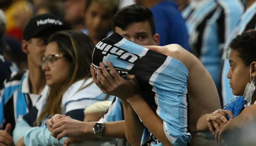 Dupla Grenal perde na rodada e ajuda o Vitória na luta contra o Z-4
