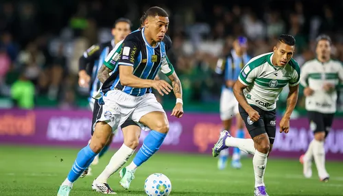 Grêmio vence a primeira fora de casa e acende alerta para o Vitória