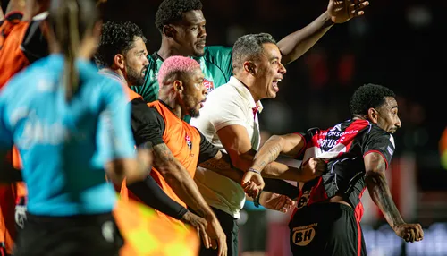 Jair Ventura agradece confiança da diretoria e celebra goleada