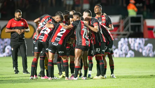 Jogador se machuca no treino e desfalca o Vitória até 2027
