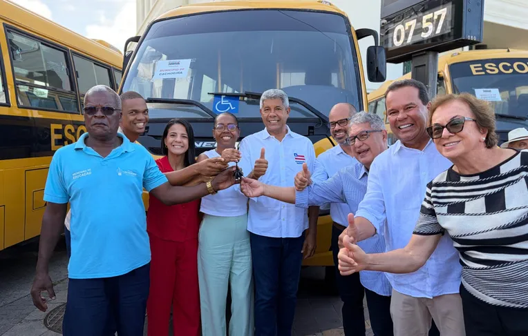 Cachoeira recebe ônibus escolar para atender estudantes da zona rural