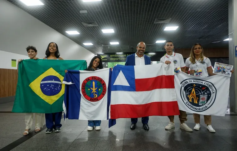 Estudantes da Bahia apresentam pesquisas em evento na Colômbia