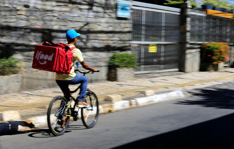 iFood abre seleção com bolsa de até R$ 7 mil