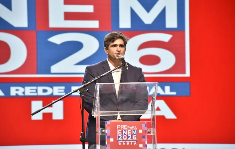 João de Mello Leitão celebra ampliação da educação na Arena A TARDE