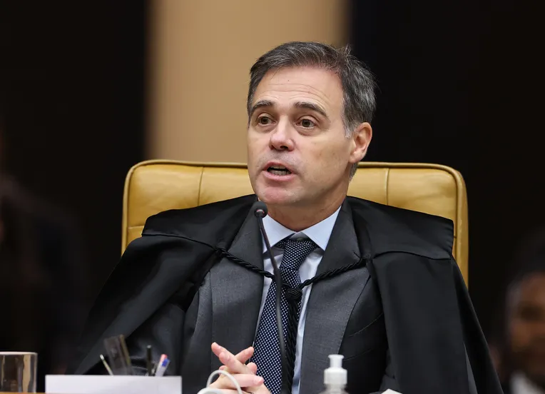 André Mendonça rejeita ação para barrar aumento do Bolsa Família